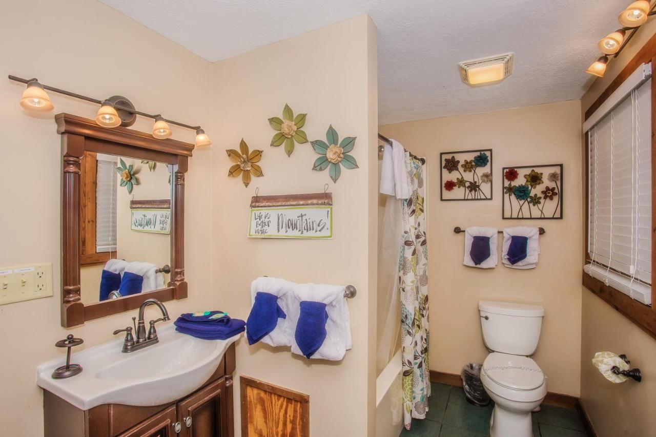 Smoky Bear Lodge With Guest House, Hot Tub, 1089 Free Tickets Each Paid Day, Dollywood And More Sevierville Dış mekan fotoğraf