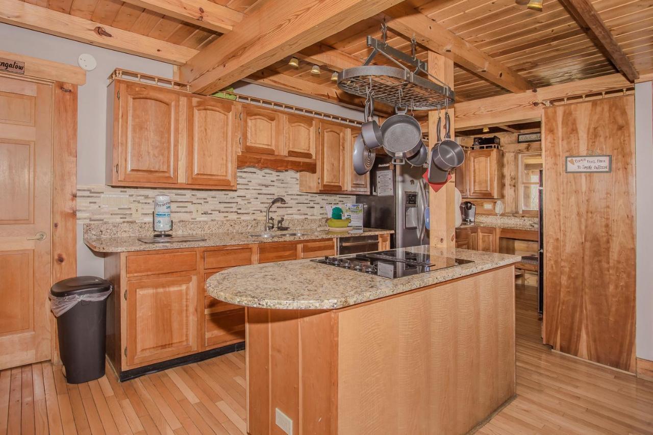 Smoky Bear Lodge With Guest House, Hot Tub, 1089 Free Tickets Each Paid Day, Dollywood And More Sevierville Dış mekan fotoğraf