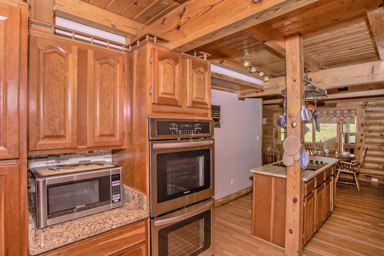 Smoky Bear Lodge With Guest House, Hot Tub, 1089 Free Tickets Each Paid Day, Dollywood And More Sevierville Dış mekan fotoğraf
