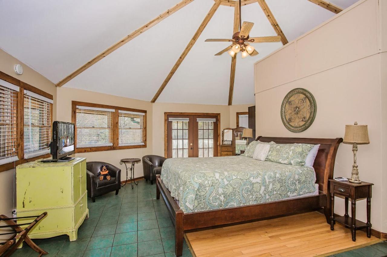 Smoky Bear Lodge With Guest House, Hot Tub, 1089 Free Tickets Each Paid Day, Dollywood And More Sevierville Dış mekan fotoğraf