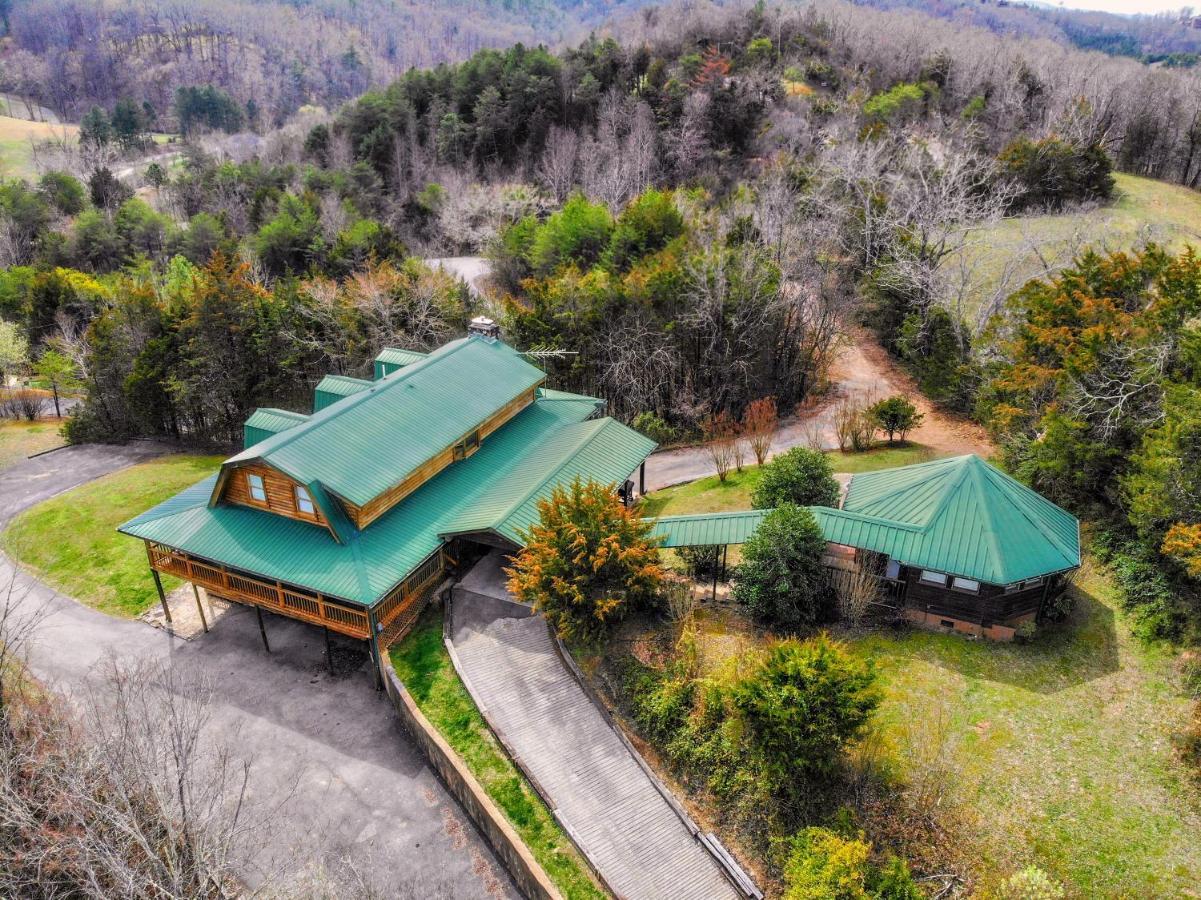 Smoky Bear Lodge With Guest House, Hot Tub, 1089 Free Tickets Each Paid Day, Dollywood And More Sevierville Dış mekan fotoğraf
